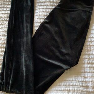 SPANX BLACK VELVET LEGGING - NEVER WORN